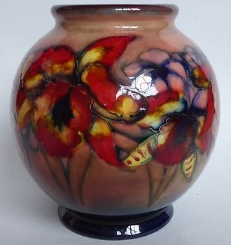 William Moorcroft 1897-1945 . flambeorchid6in2